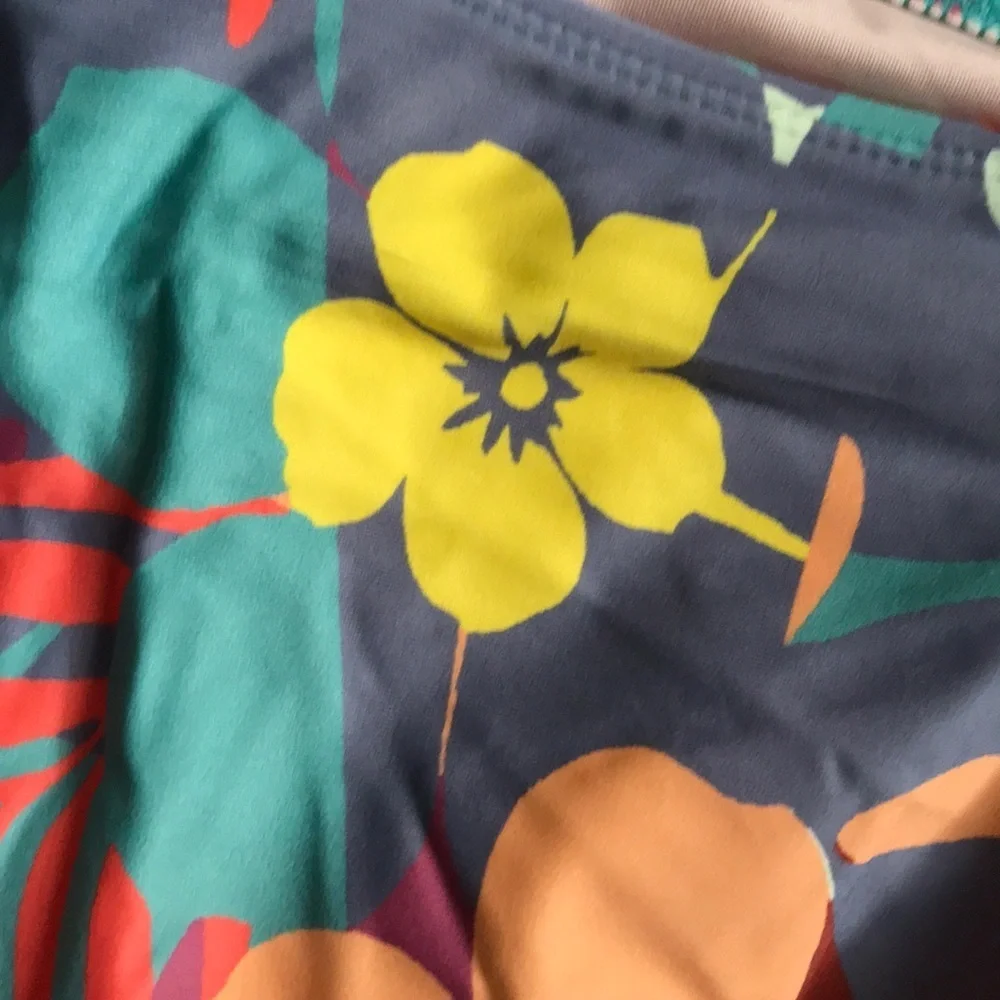 NWOT XL beautiful floral swim bottoms - Picture 4 of 6